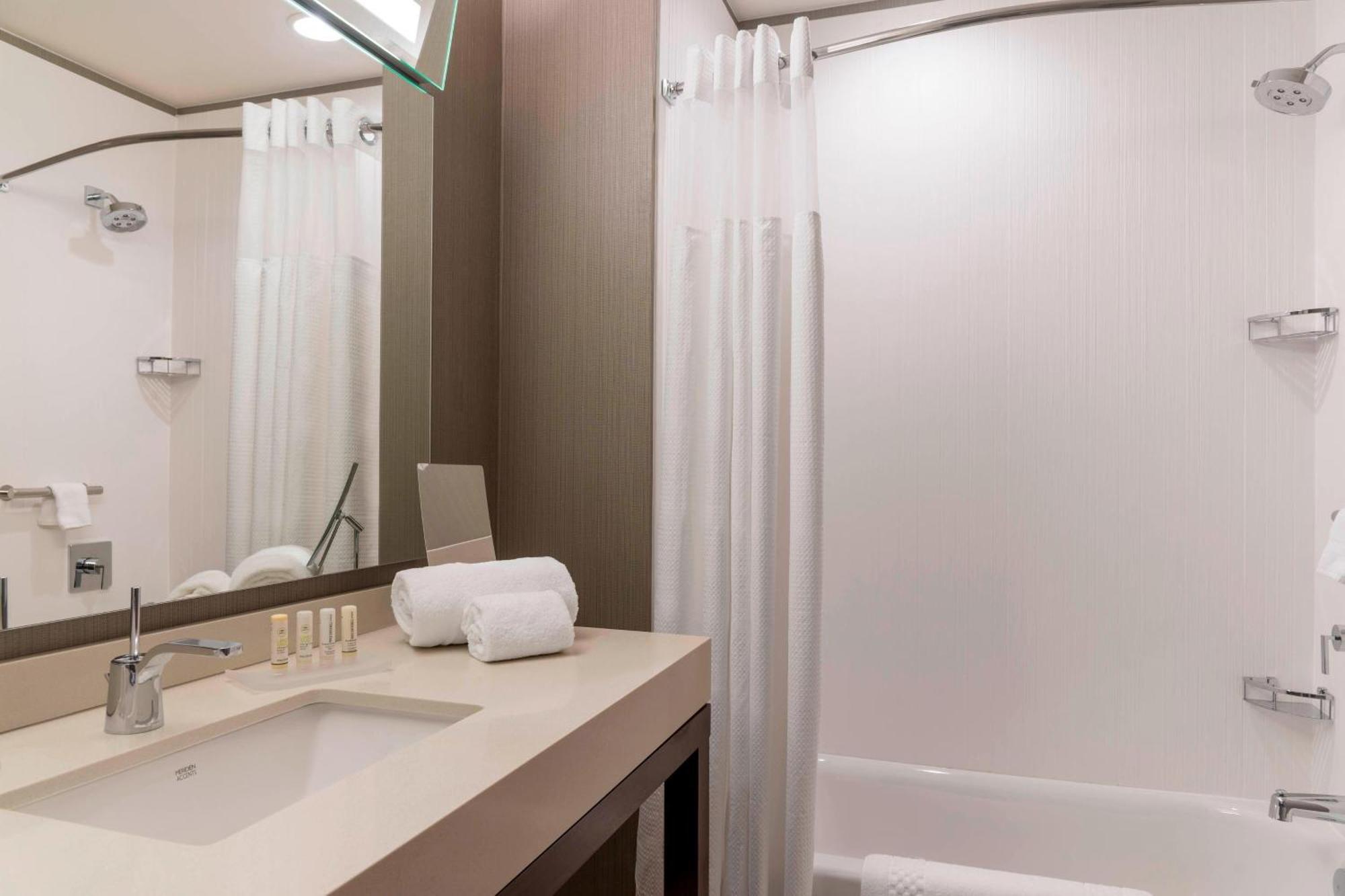 Courtyard By Marriott Waterloo Cedar Falls Luaran gambar